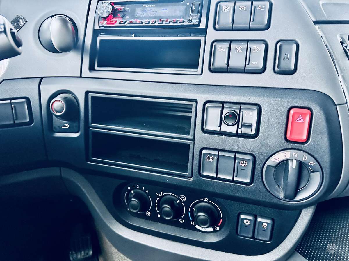 DAF XF 460 Space Cab, 2 спальных места