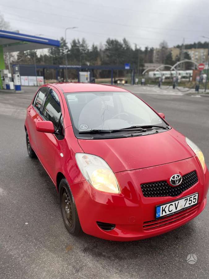 Toyota Yaris - 1