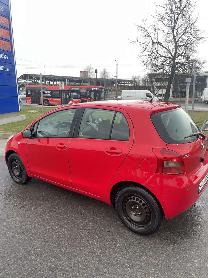 Toyota Yaris - 8