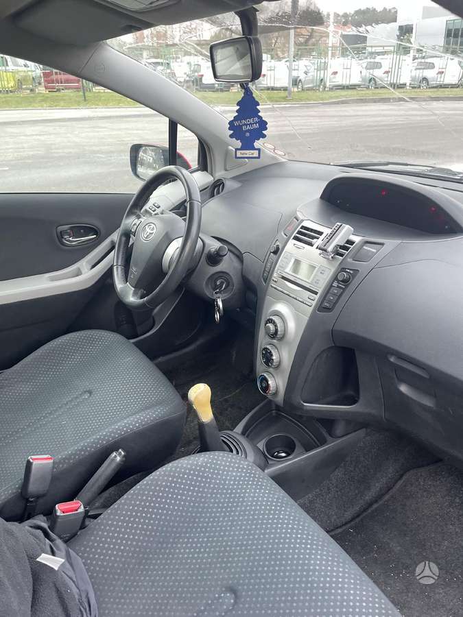 Toyota Yaris - 11