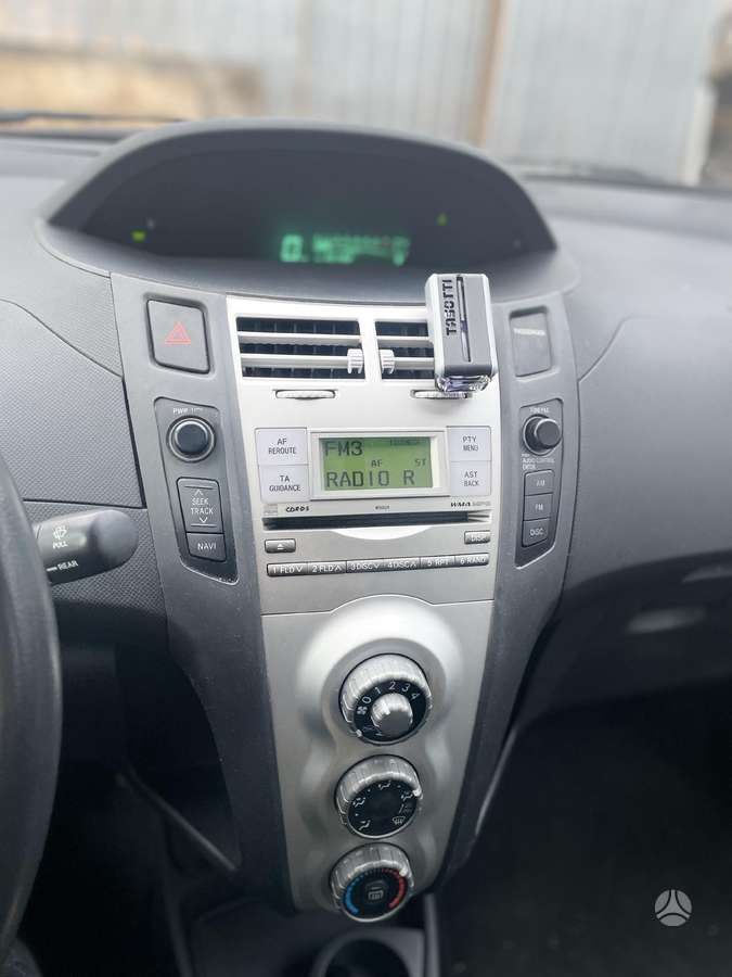 Toyota Yaris - 12