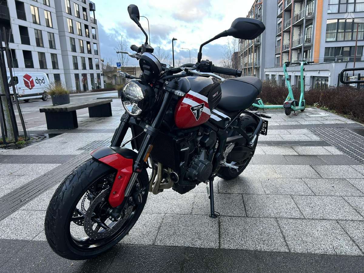 Triumph Trident 660cc, street / klasikiniai