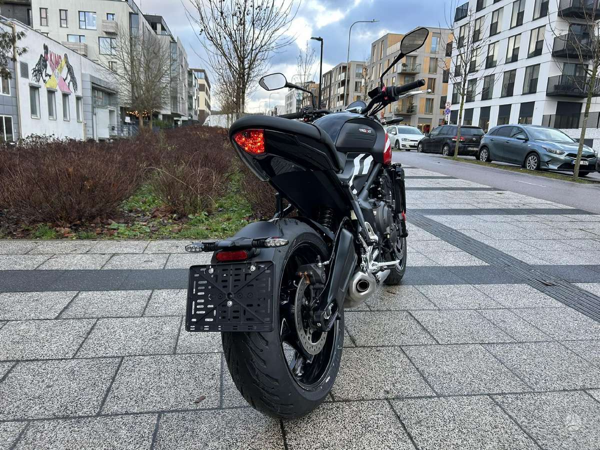 Triumph Trident 660cc, street / klasikiniai