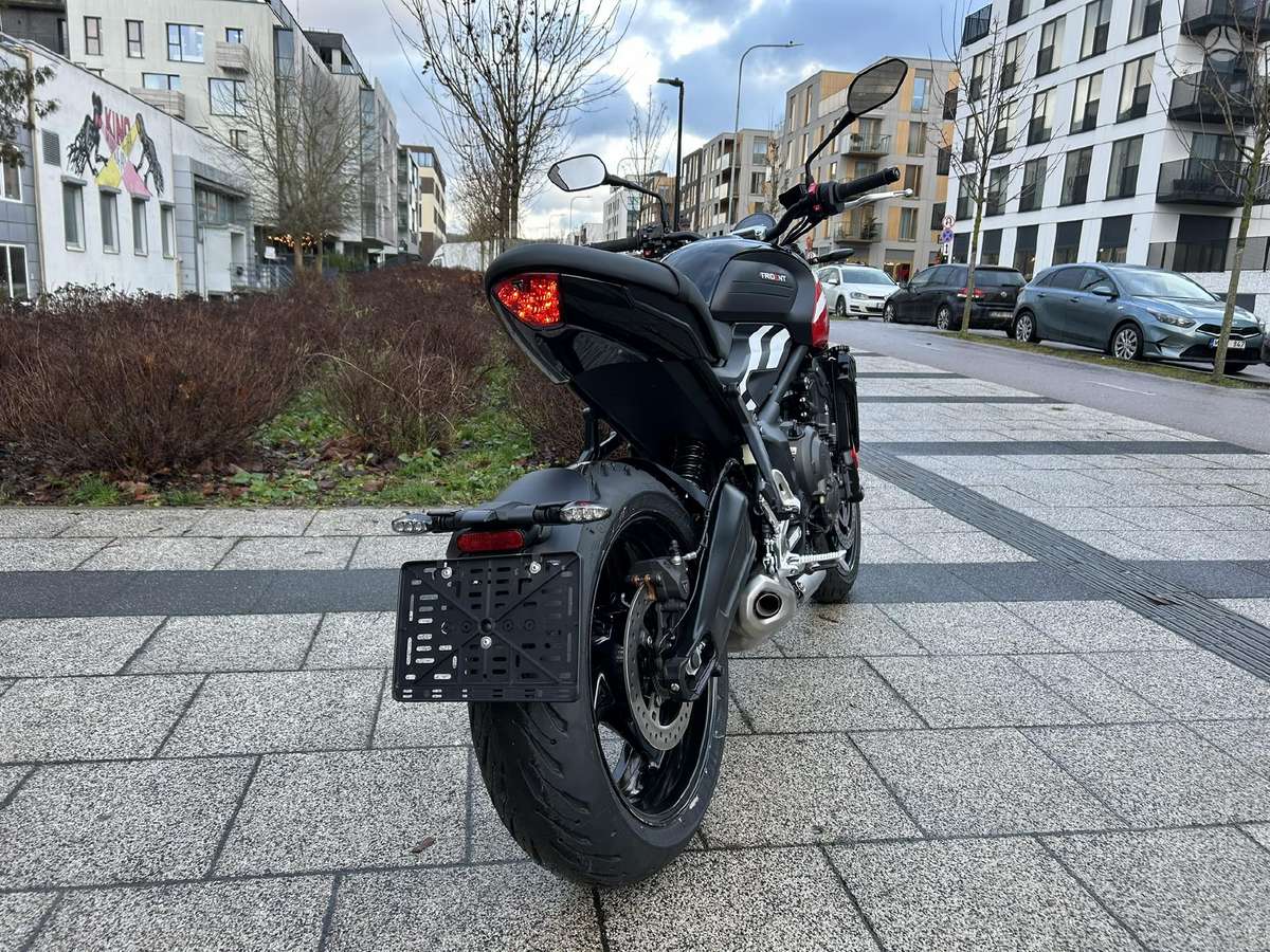 Triumph Trident 660cc, street / классические