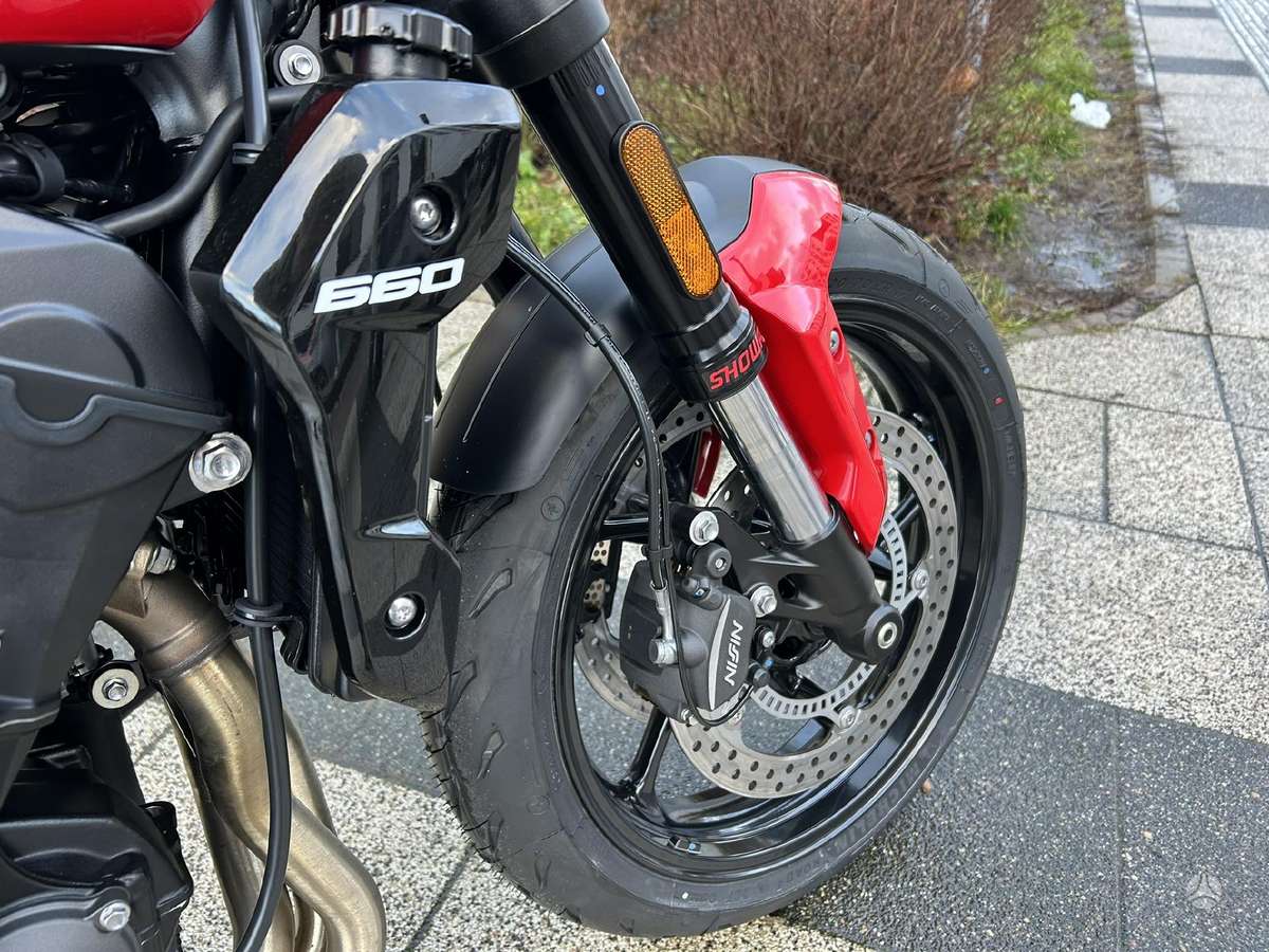 Triumph Trident 660cc, street / klasikiniai