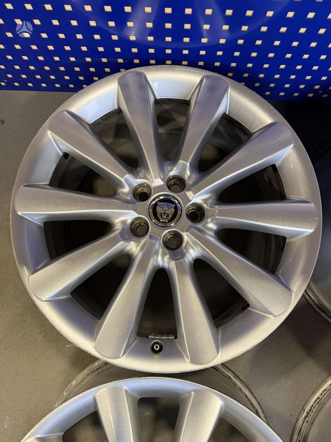 Jaguar, light alloy, R19