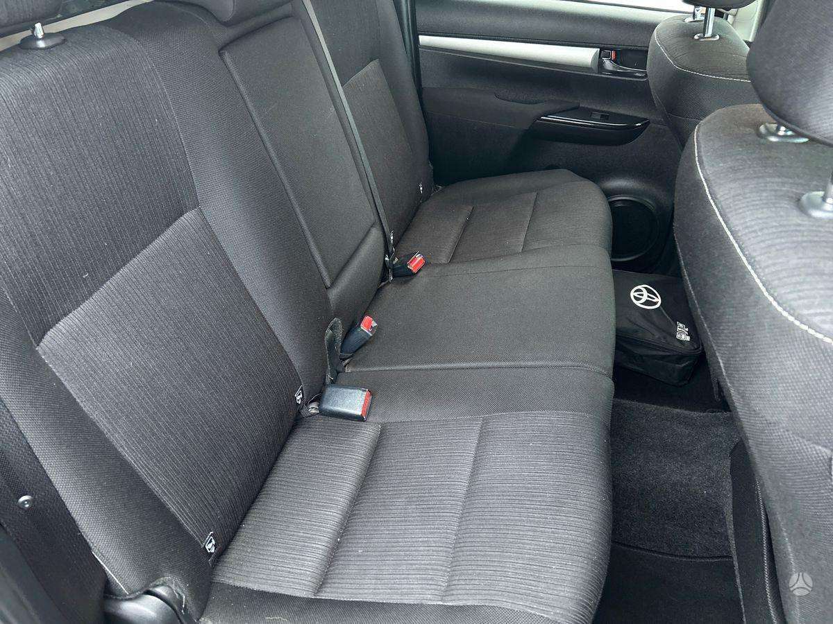 Toyota Hilux - 7