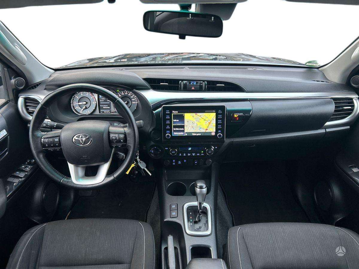 Toyota Hilux - 8