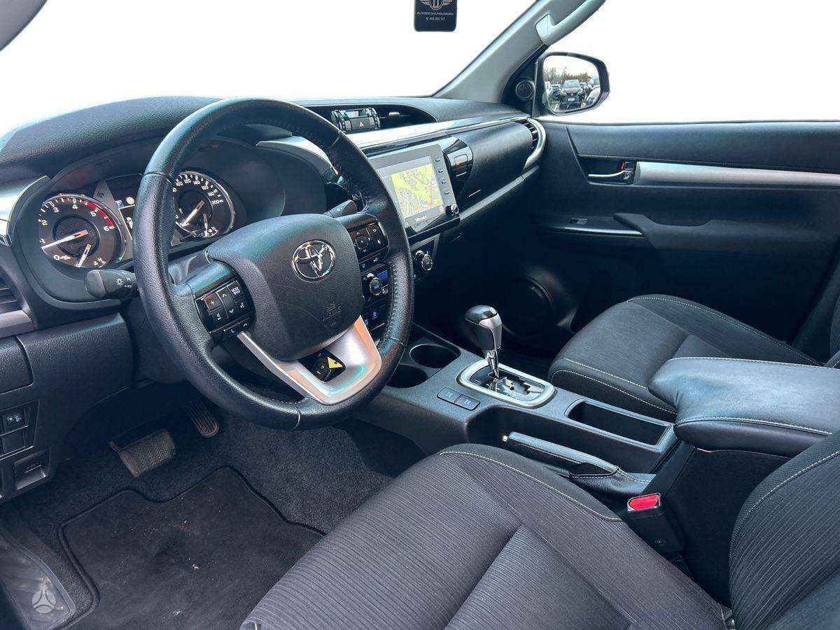 Toyota Hilux - 10