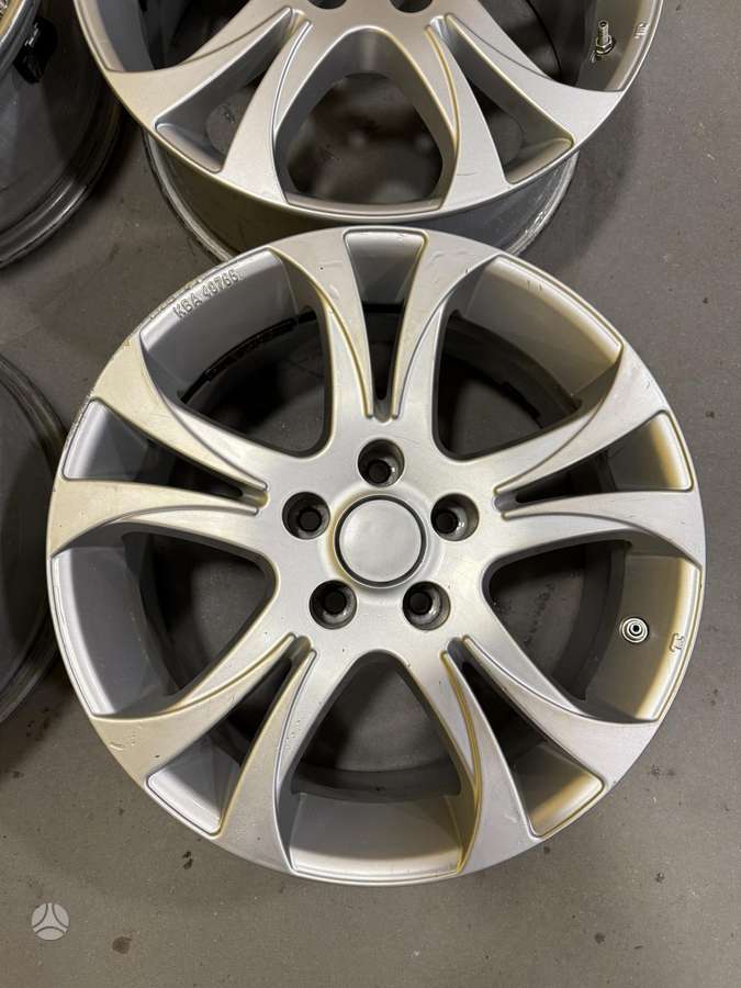 Nissan, lengvojo lydinio, R17