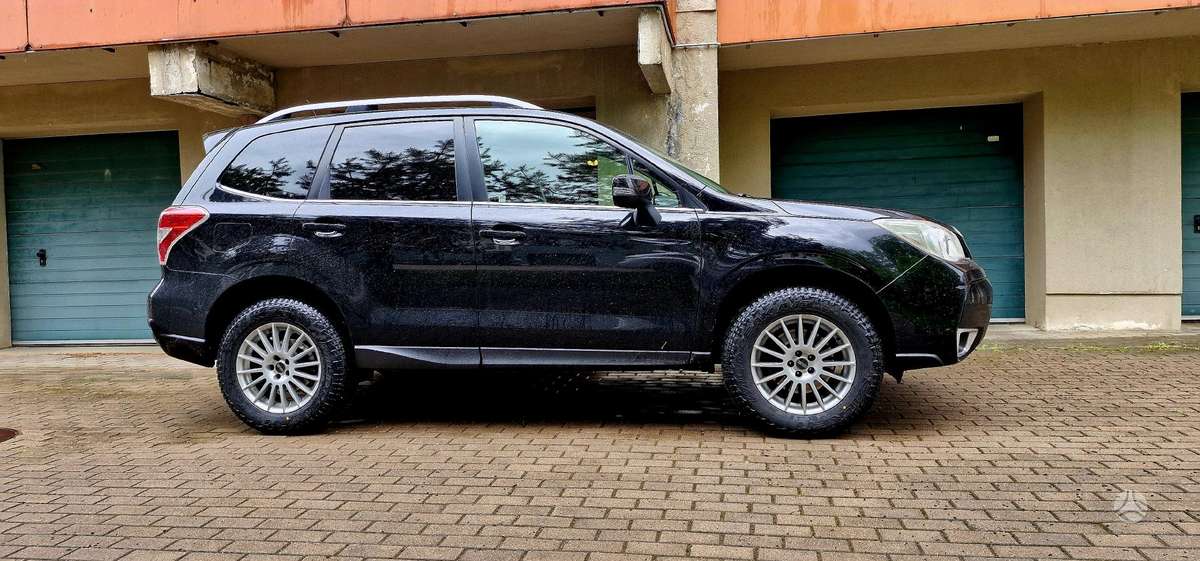 Subaru Forester, 2.0 l., off-road / crossover