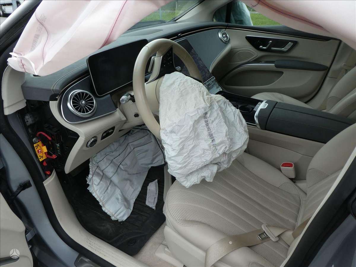 Mercedes-Benz EQS Rida 52097 km engine code 780600 color 922 high tech silve