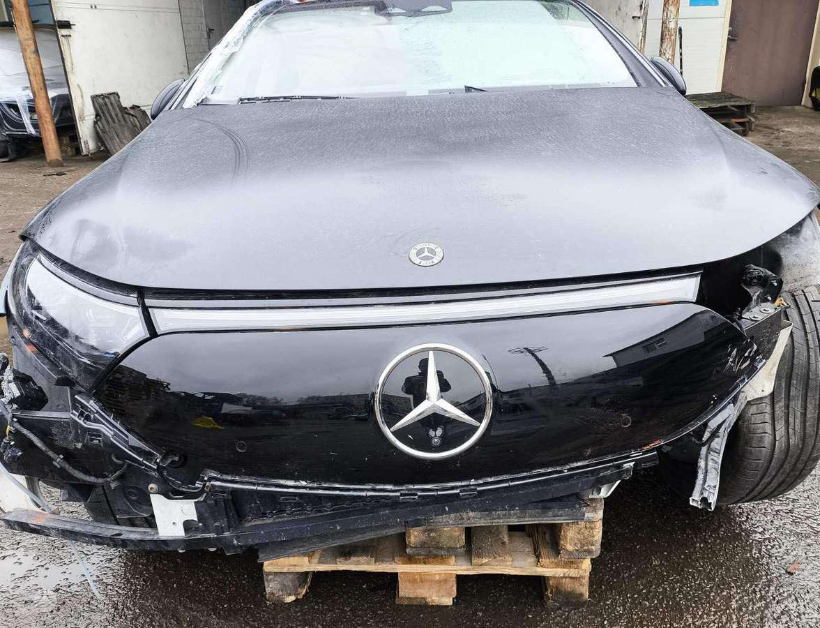 Mercedes-Benz EQS Rida 52097 km engine code 780600 color 922 high tech silve
