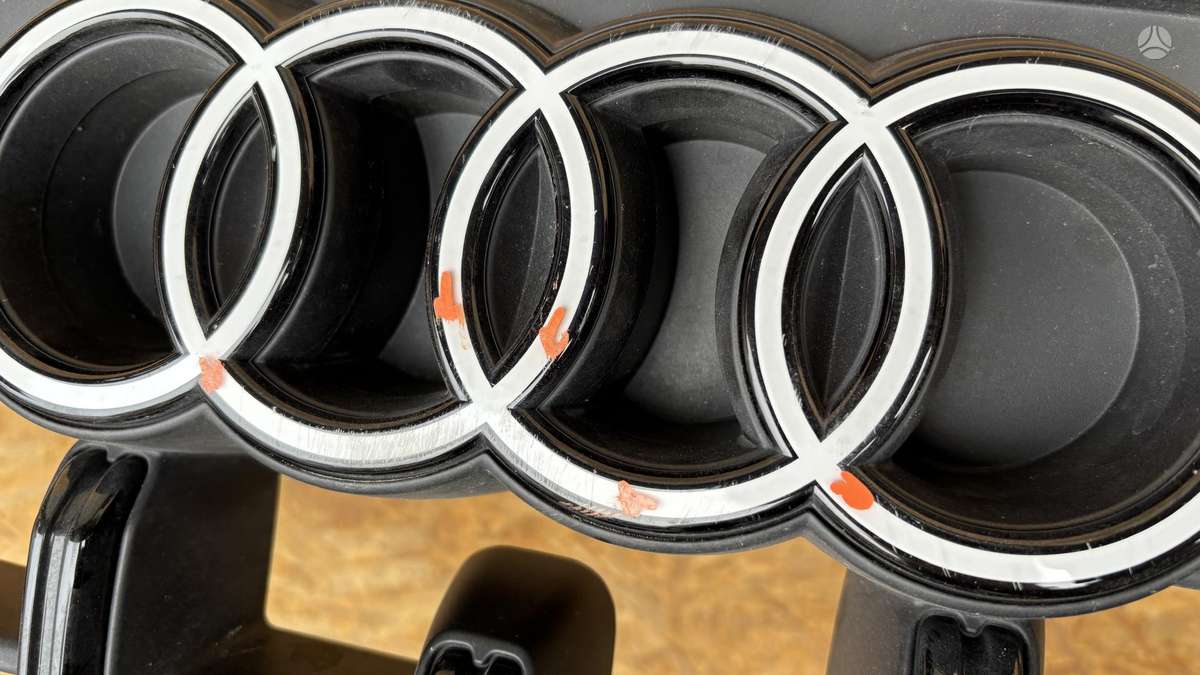Audi Q8, 4M8807437, Cen30013