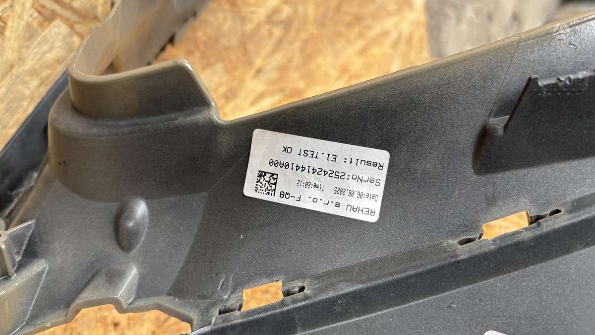 Audi Q8, 4M8807437, Cen30013