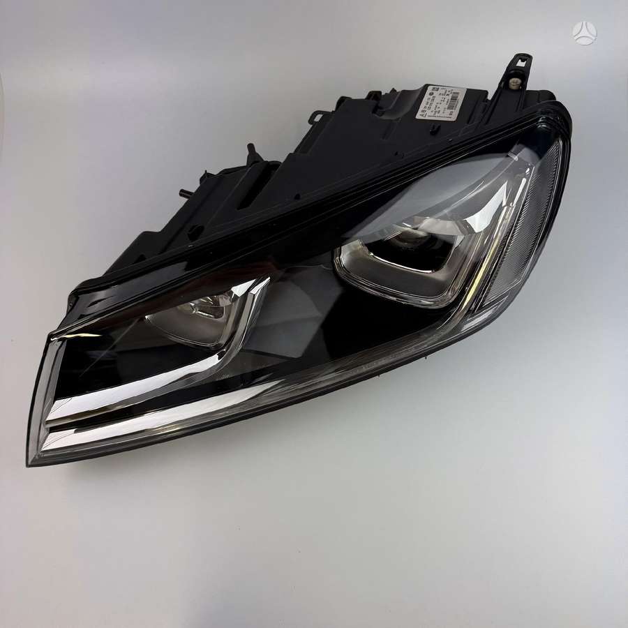 Volkswagen Touareg lights
