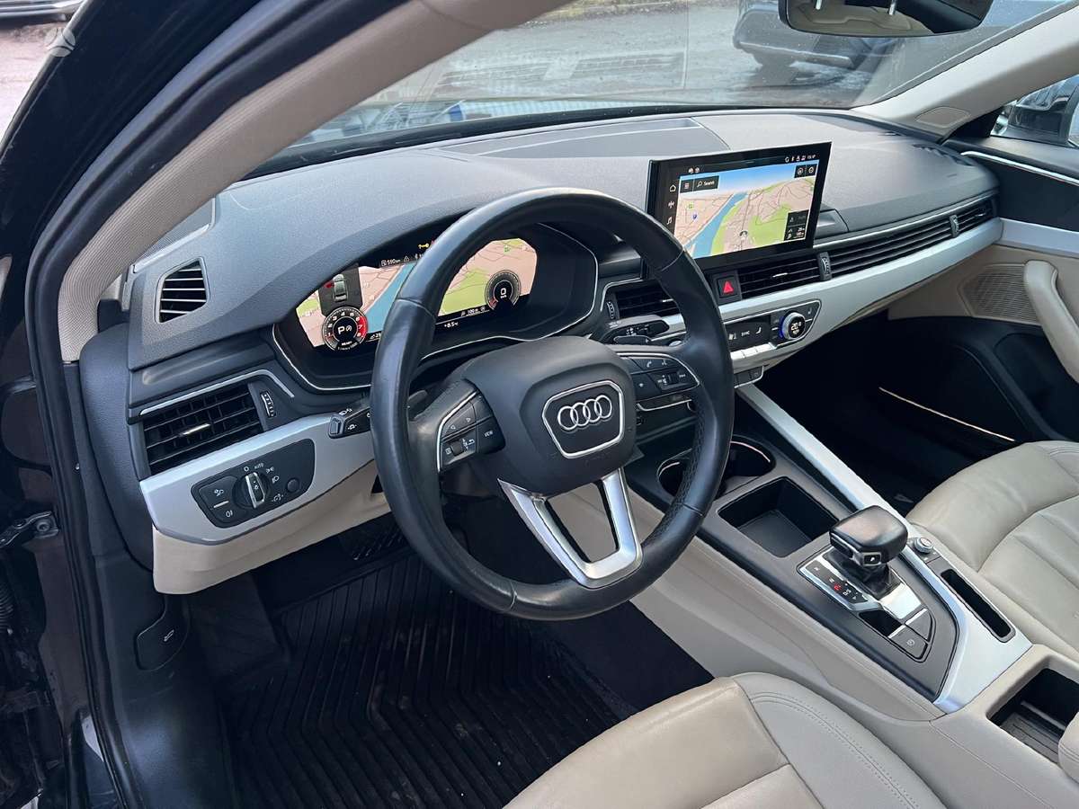 Audi A4, 2.0 l., Седан