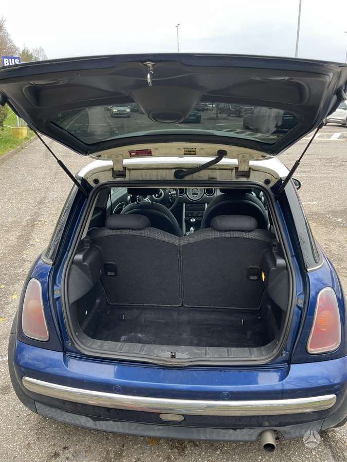 Mini Cooper, 1.6 l., hatchback