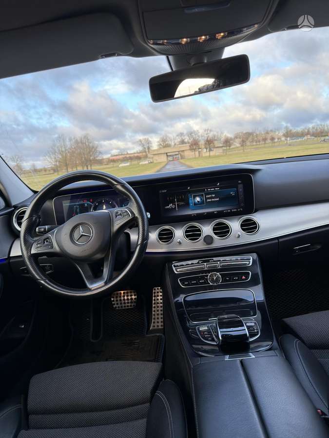 Mercedes-Benz E220, 2.0 l., Седан