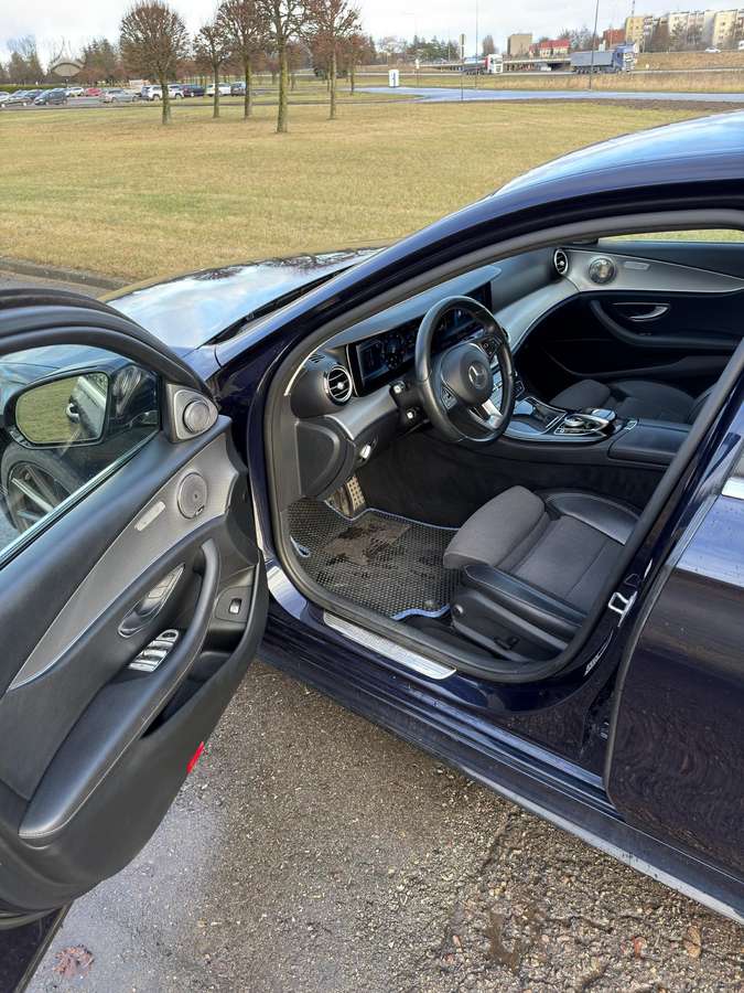 Mercedes-Benz E220, 2.0 l., Седан