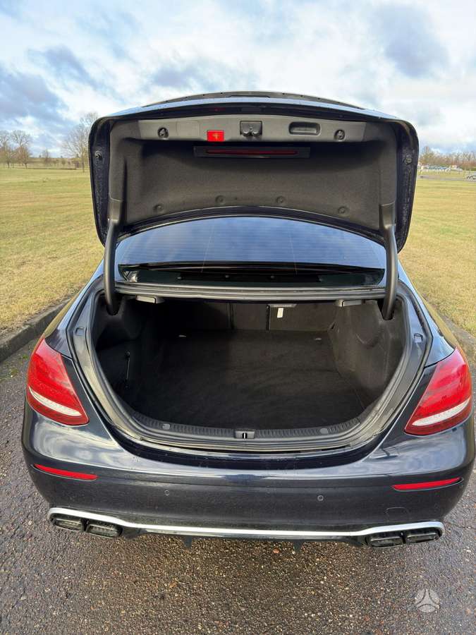 Mercedes-Benz E220, 2.0 l., Седан