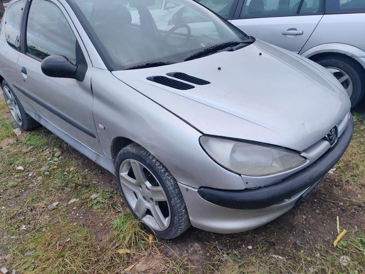 Peugeot 206 rezerves daļās
