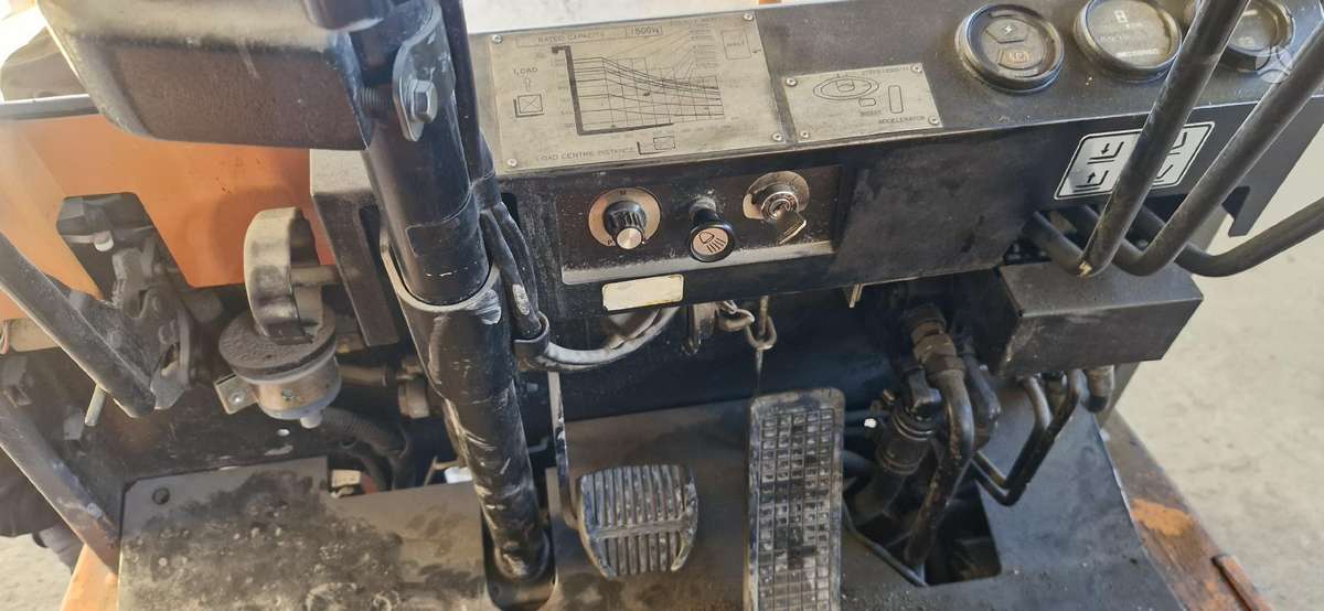 Toyota 2F E15, šakiniai krautuvai