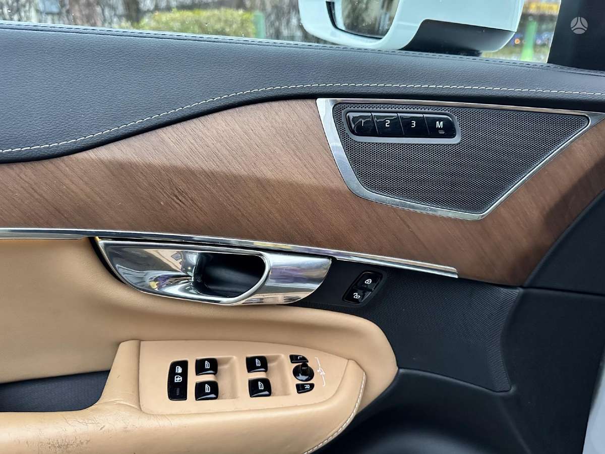 Volvo XC90 - 6