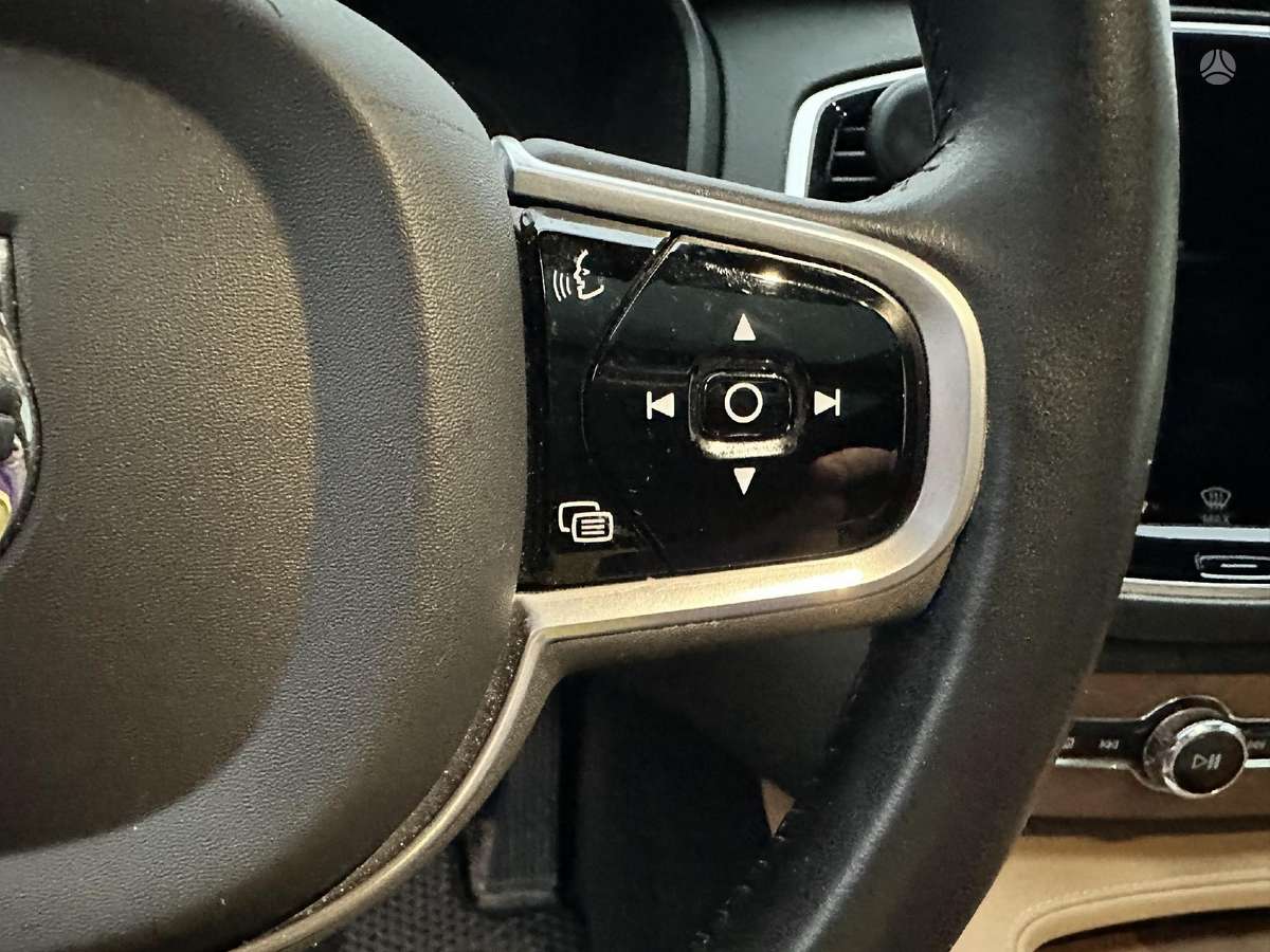 Volvo XC90 - 8