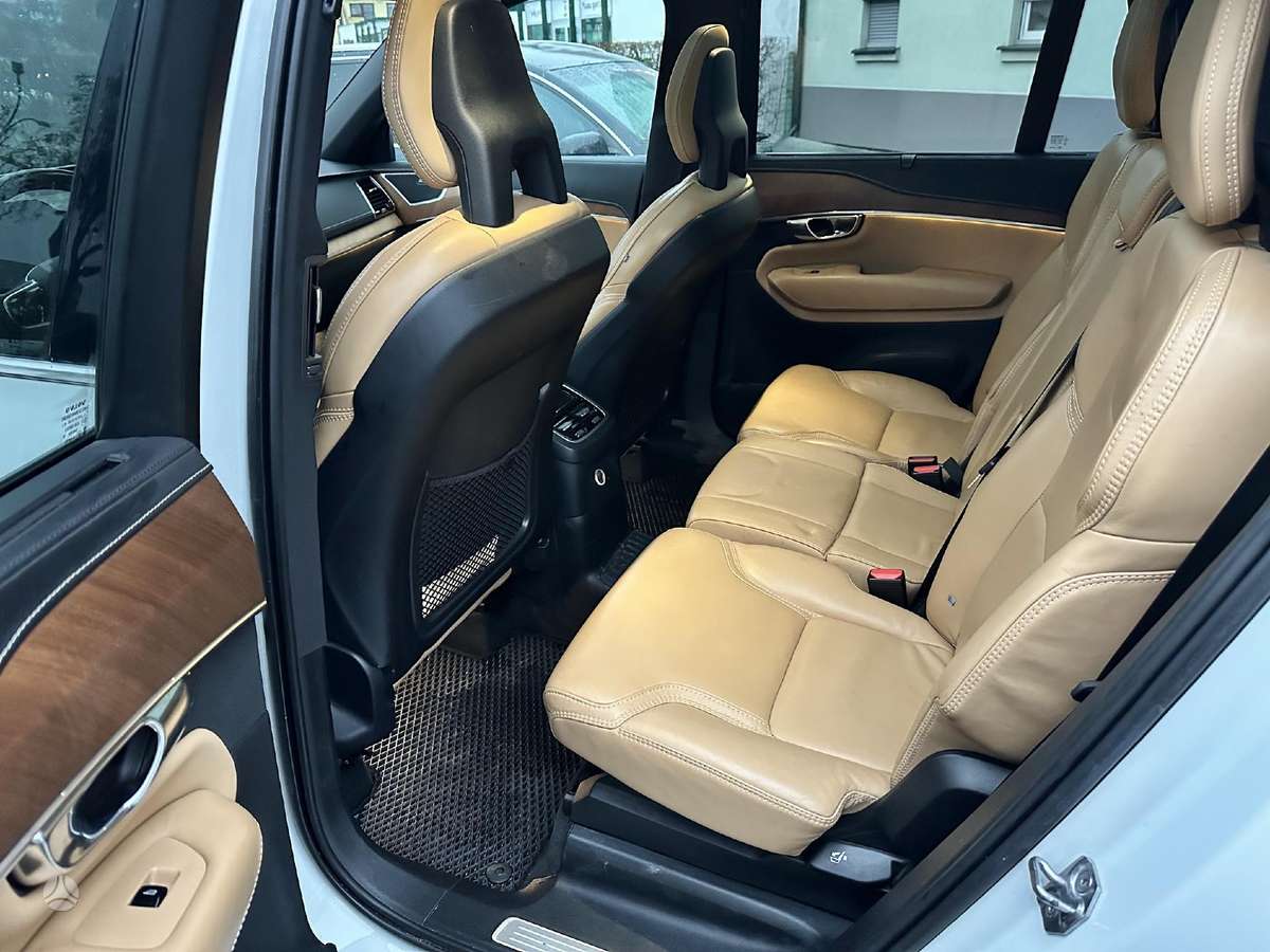 Volvo XC90 - 9