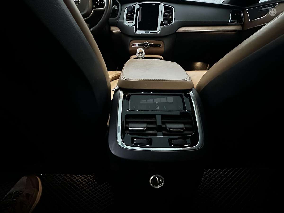 Volvo XC90 - 12