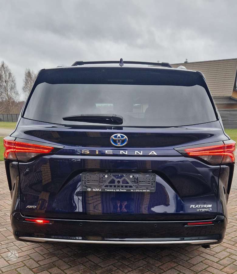 Toyota Sienna - 5
