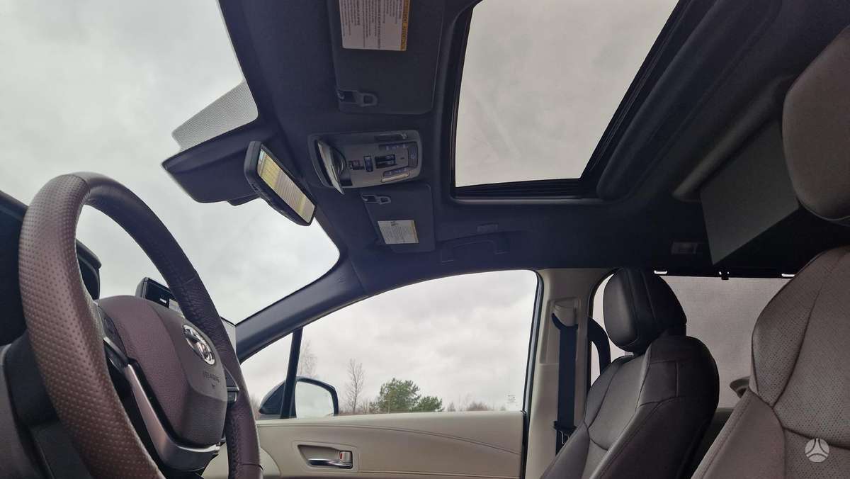 Toyota Sienna - 11