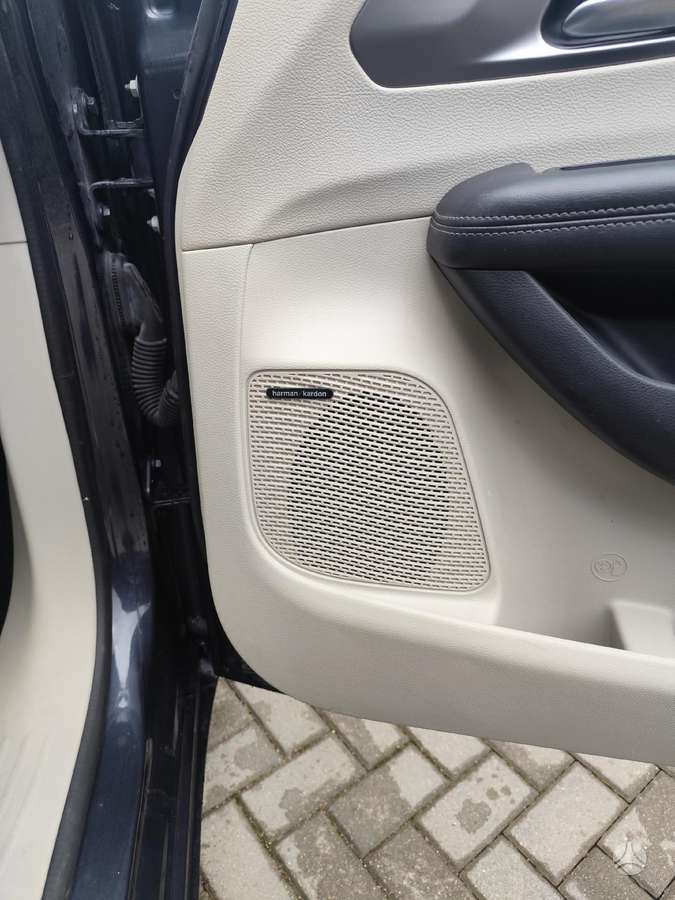 Chrysler Pacifica, 3.6 l., Минивэн