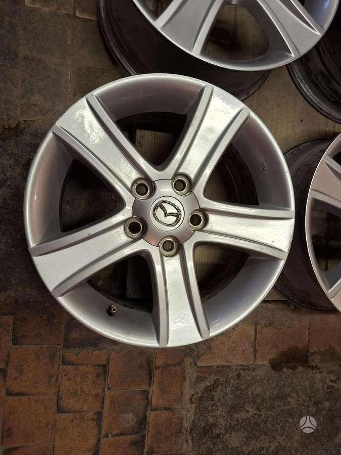 Mazda, lengvojo lydinio, R16