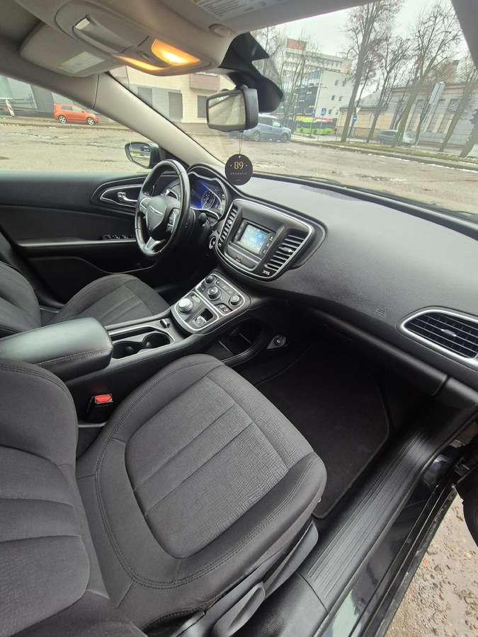 Chrysler 200, 2.4 l., Седан