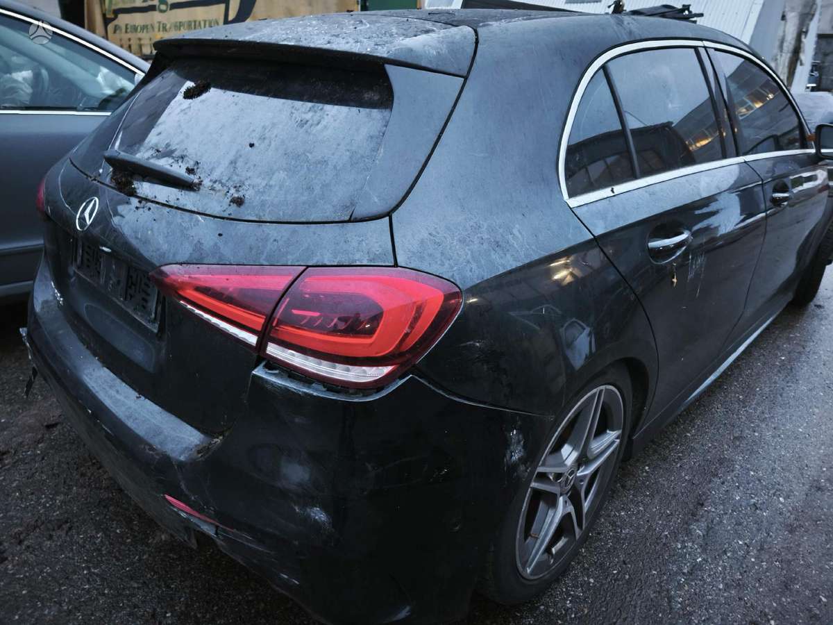 Mercedes-Benz A180