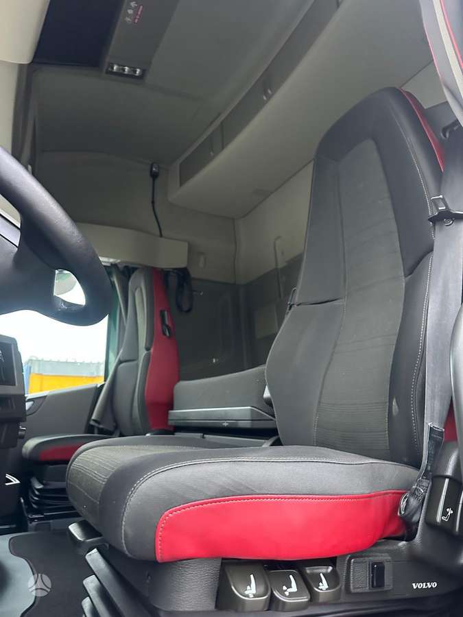 Volvo FH 500, single sleeper