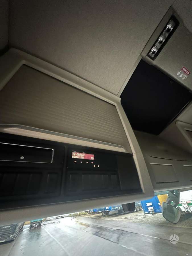 Volvo FH 500, single sleeper