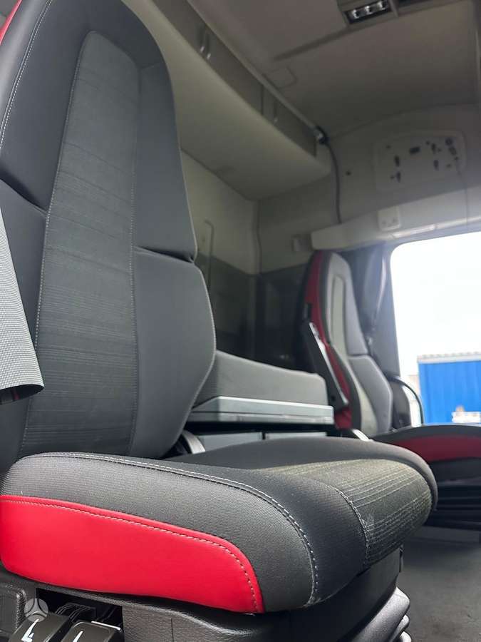 Volvo FH 500, single sleeper