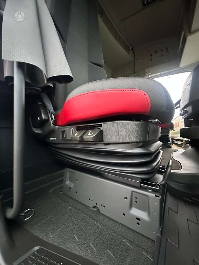 Volvo FH 500, single sleeper
