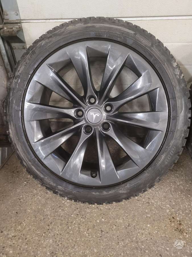 TESLA Su padangomis, легкосплавные , R19