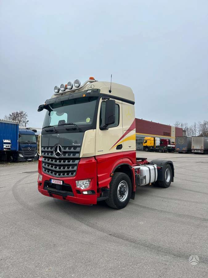 Mercedes-Benz Actros 1853, single sleeper
