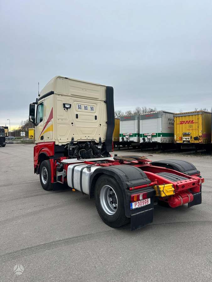 Mercedes-Benz Actros 1853, single sleeper