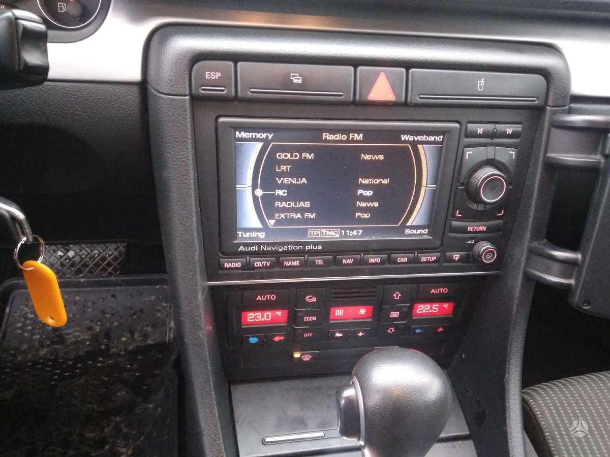 Audi A4, 2.0 l., saloon / sedan