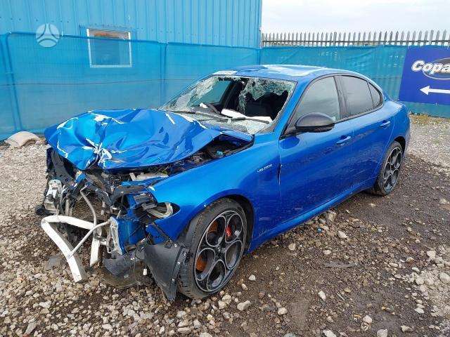 Alfa Romeo Giulia dalimis