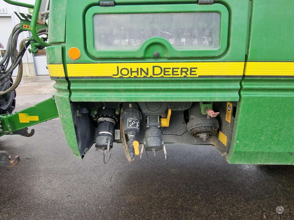 John Deere R 962 i, purkštuvai