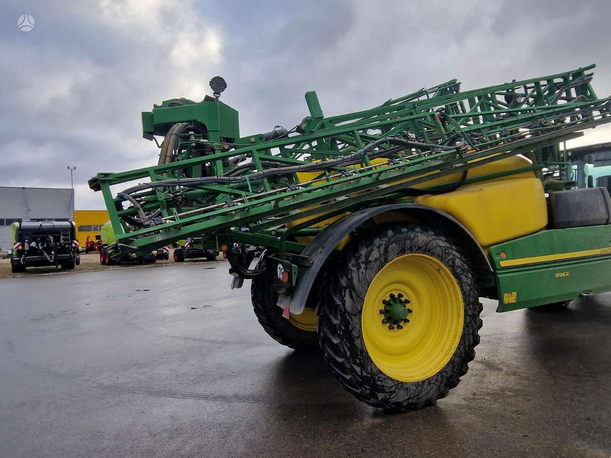 John Deere R 962 i, purkštuvai