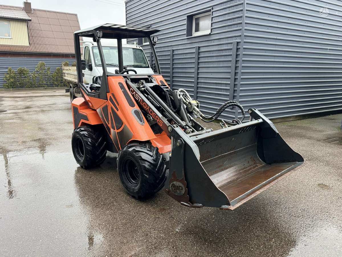 CASTLOADERS T30, mini loaders