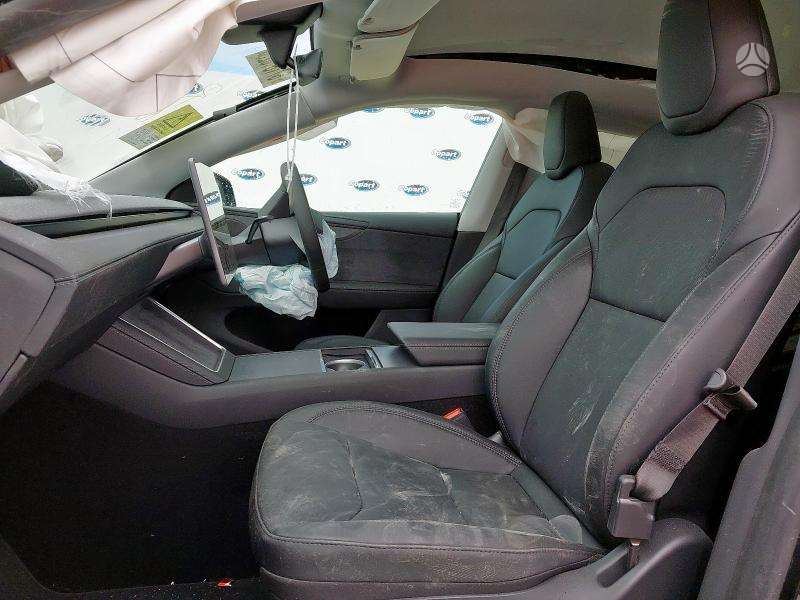 Tesla Model Y rezerves daļās
